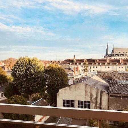 Appartement Avec Parking Et Balcon Vue Cathedrale Шартр Экстерьер фото
