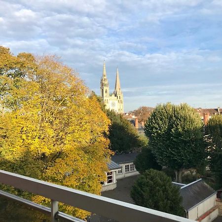 Appartement Avec Parking Et Balcon Vue Cathedrale Шартр Экстерьер фото