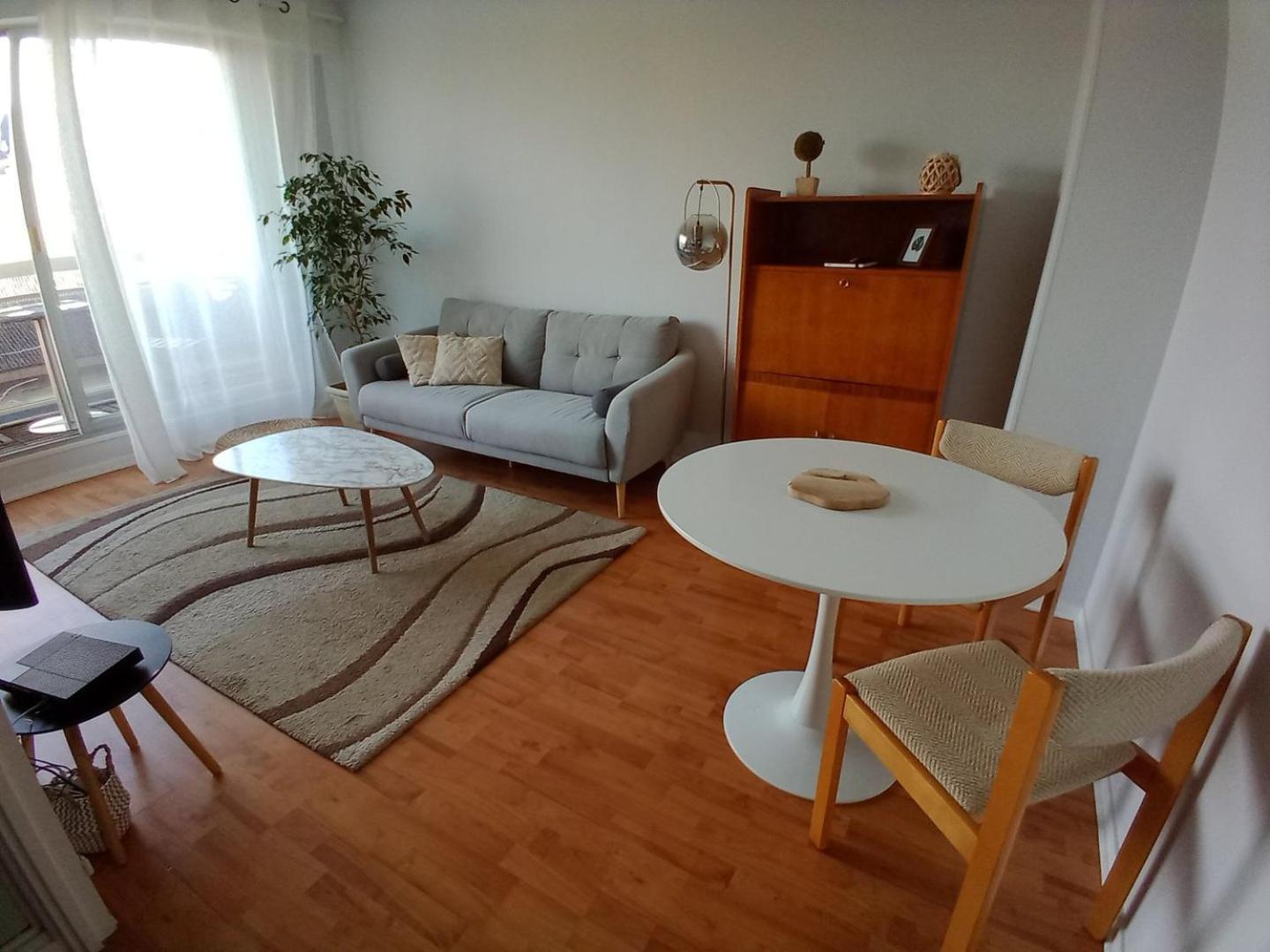 Appartement Avec Parking Et Balcon Vue Cathedrale Шартр Экстерьер фото
